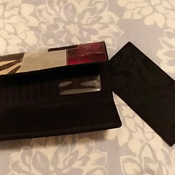 Wallet - Picture 2 of 7